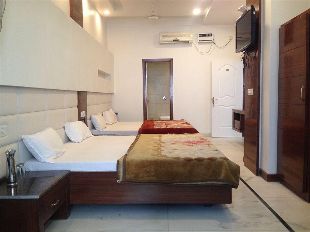 Namaskar Residency Hotel Amritsar Exterior photo