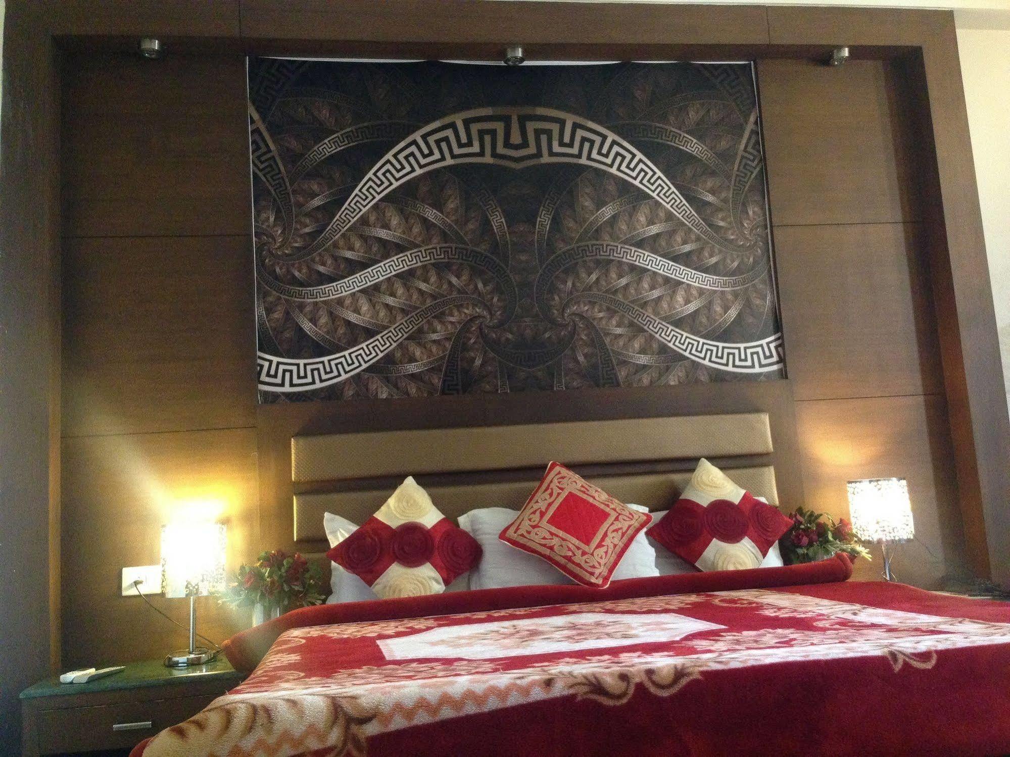 Namaskar Residency Hotel Amritsar Exterior photo