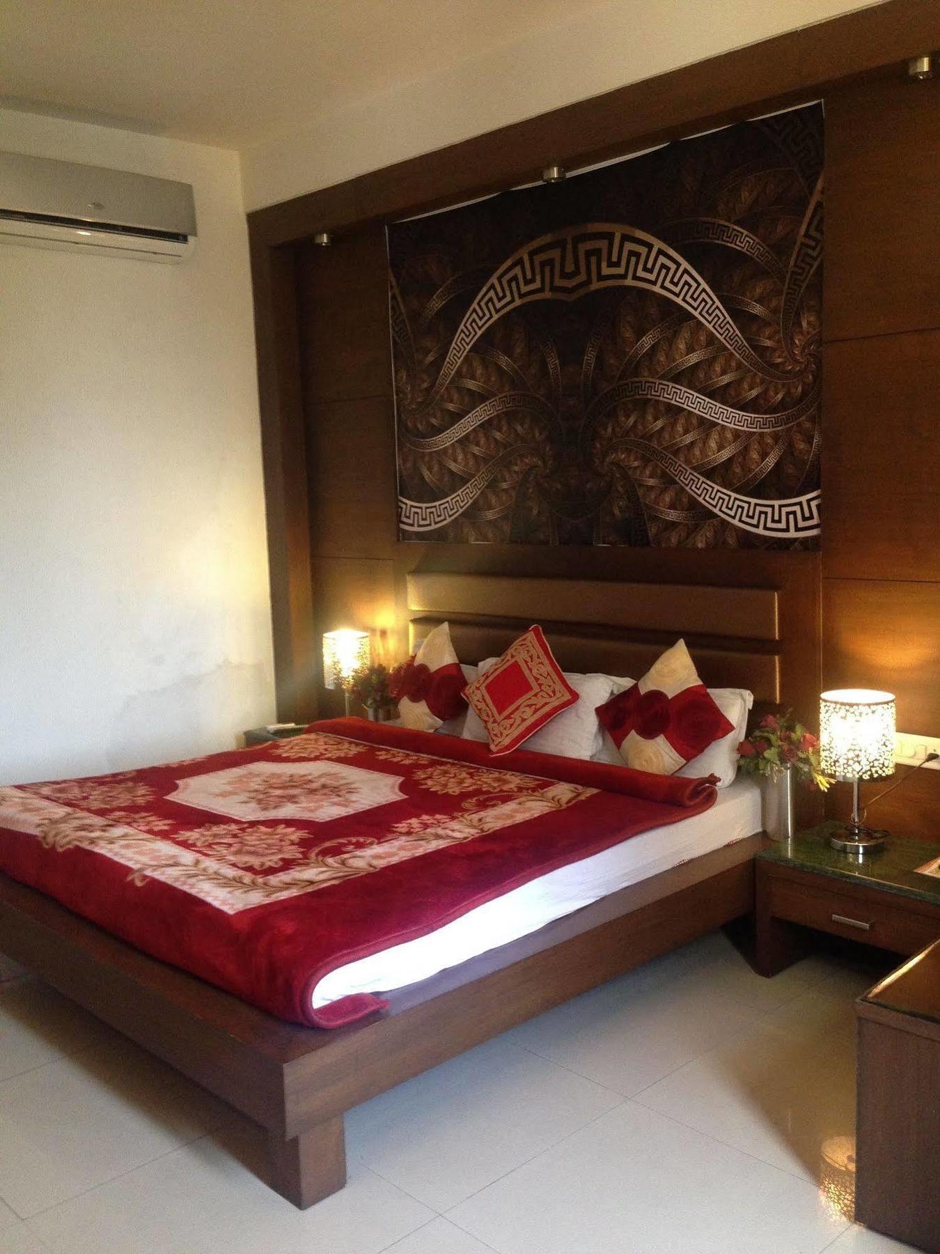 Namaskar Residency Hotel Amritsar Exterior photo